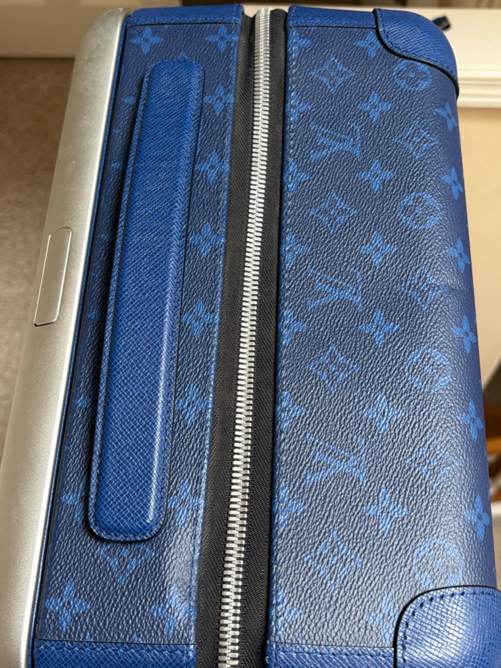 Louis Vuitton Blue Monogram Rolling Carry-On - Picture 3 of 9